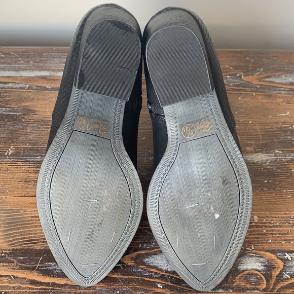 CL by Laundry Pointed Toe Ankle Boots - Picture 8 of 9